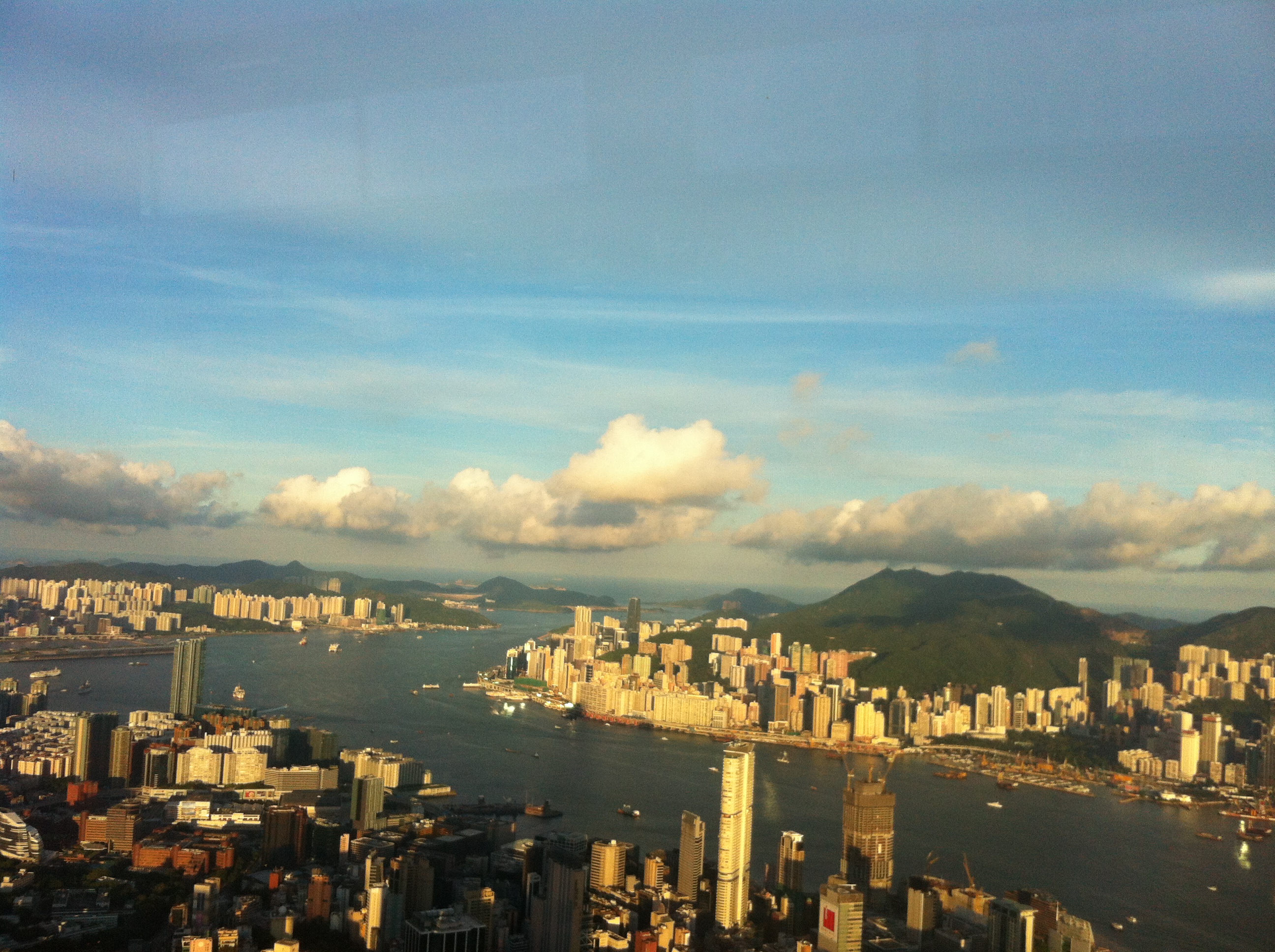 Vue de Hong Kong depuis le bar le plus haut du monde