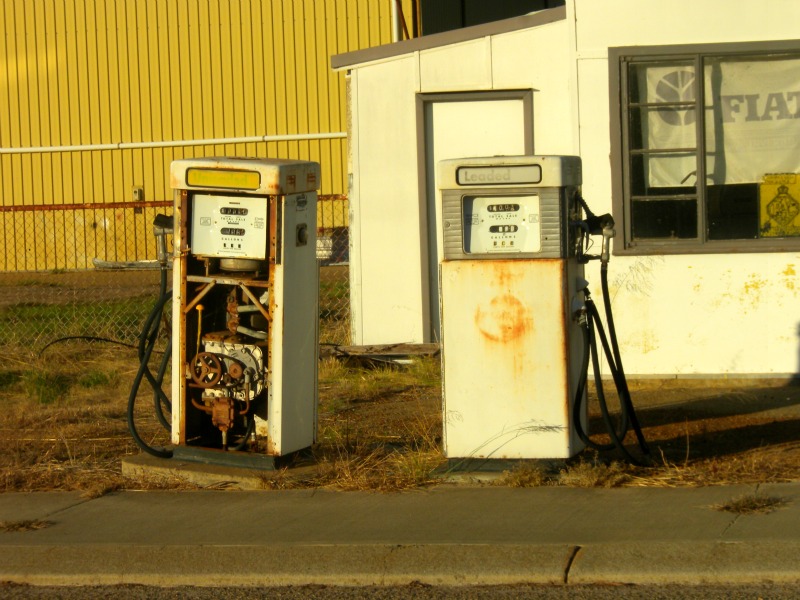 Une station d'essence dans l'outback 