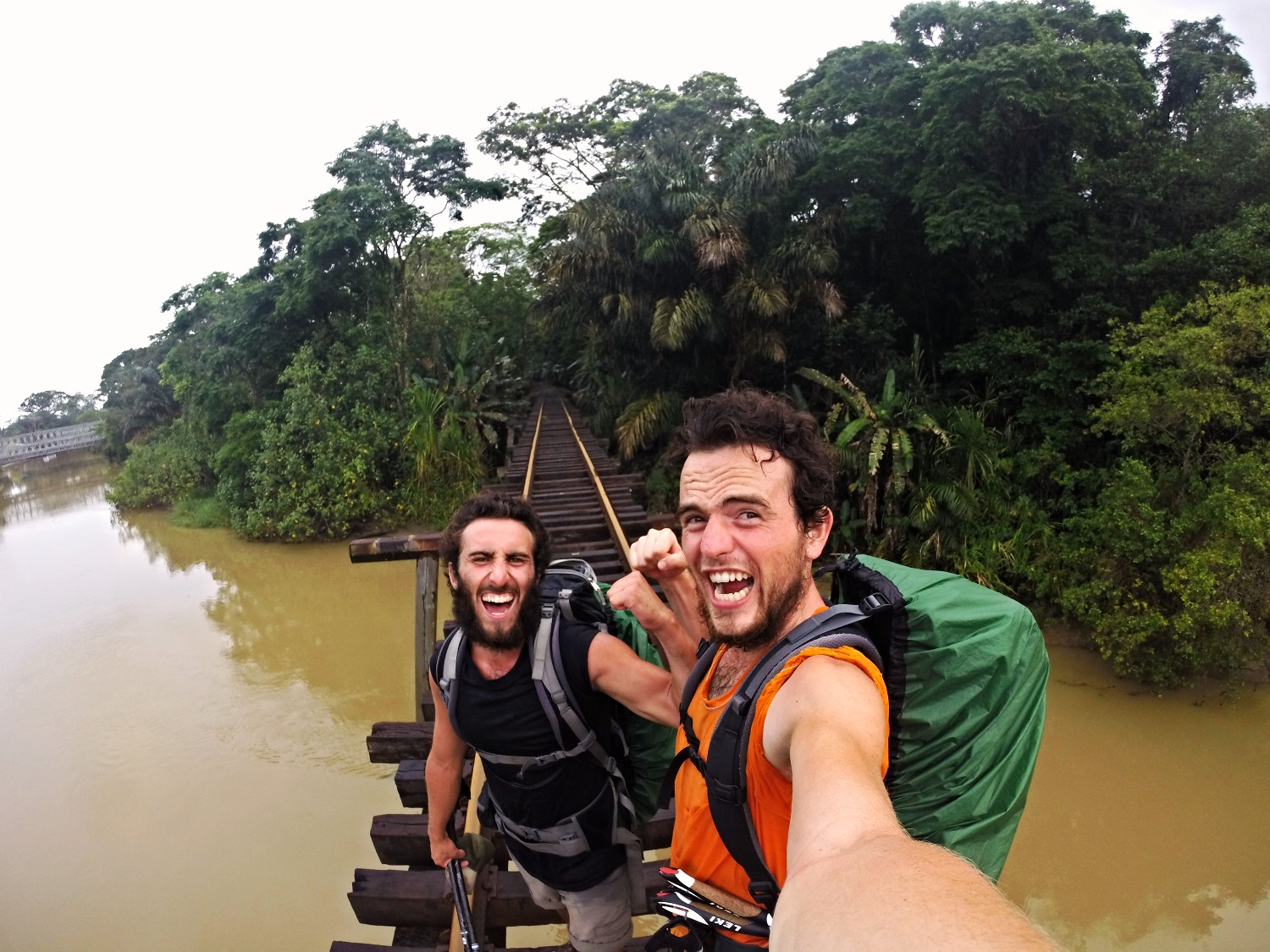 Costa Rica voie désaffectée dans la jungle
