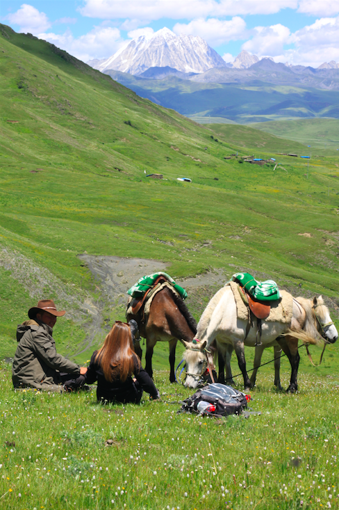 Trek a╠Ç cheval 5000m d'altitude re╠ügion de Tagong (tibet)