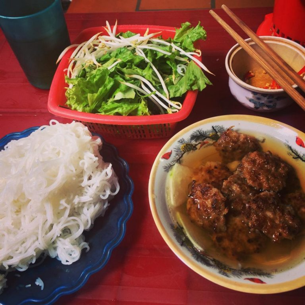 Un plat traditionnel du Vietnam, le Bun Cha
