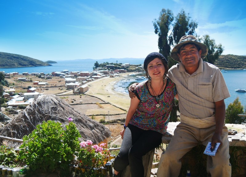 Lea et Alfonso au refuge écologique sur l'ile du soleil