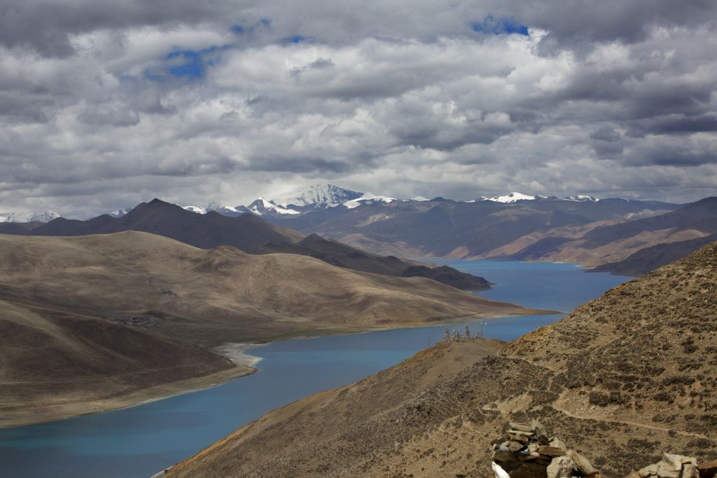 Lac Yamdrok au Tibet