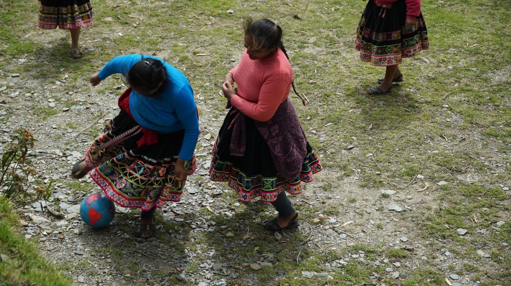 match de foot feminin en altitude dans les Andes