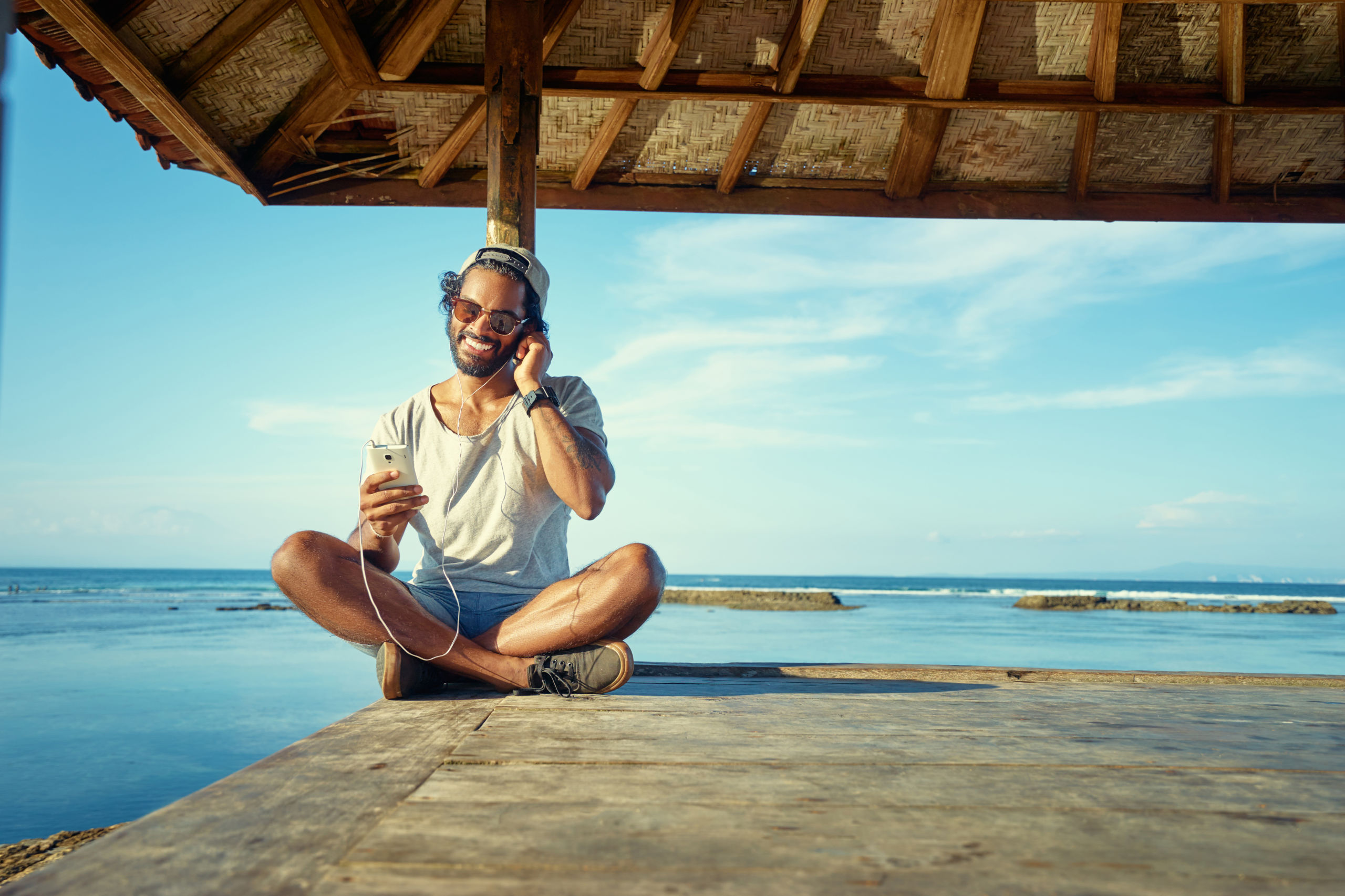 Ces chansons qui rappellent un pays lointain et donnent envie de voyager