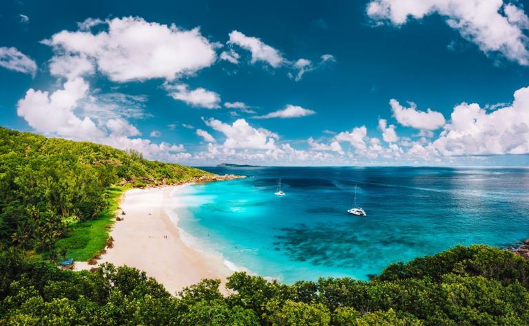 Le vaccin et l’assurance voyage, obligatoire pour se rendre aux Seychelles ?