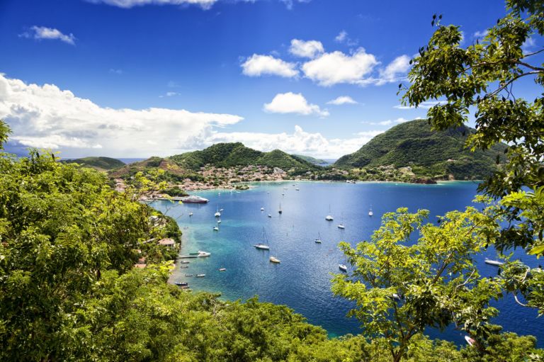 Faut-il s’assurer quand on part en vacances en Guadeloupe ?