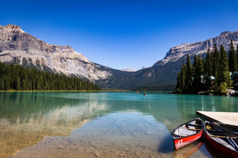 Comment visiter les parcs naturels du Canada de manière responsable ?