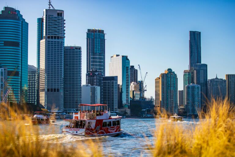 S’installer en Australie avec un PVT : 10 raisons de vivre à Brisbane